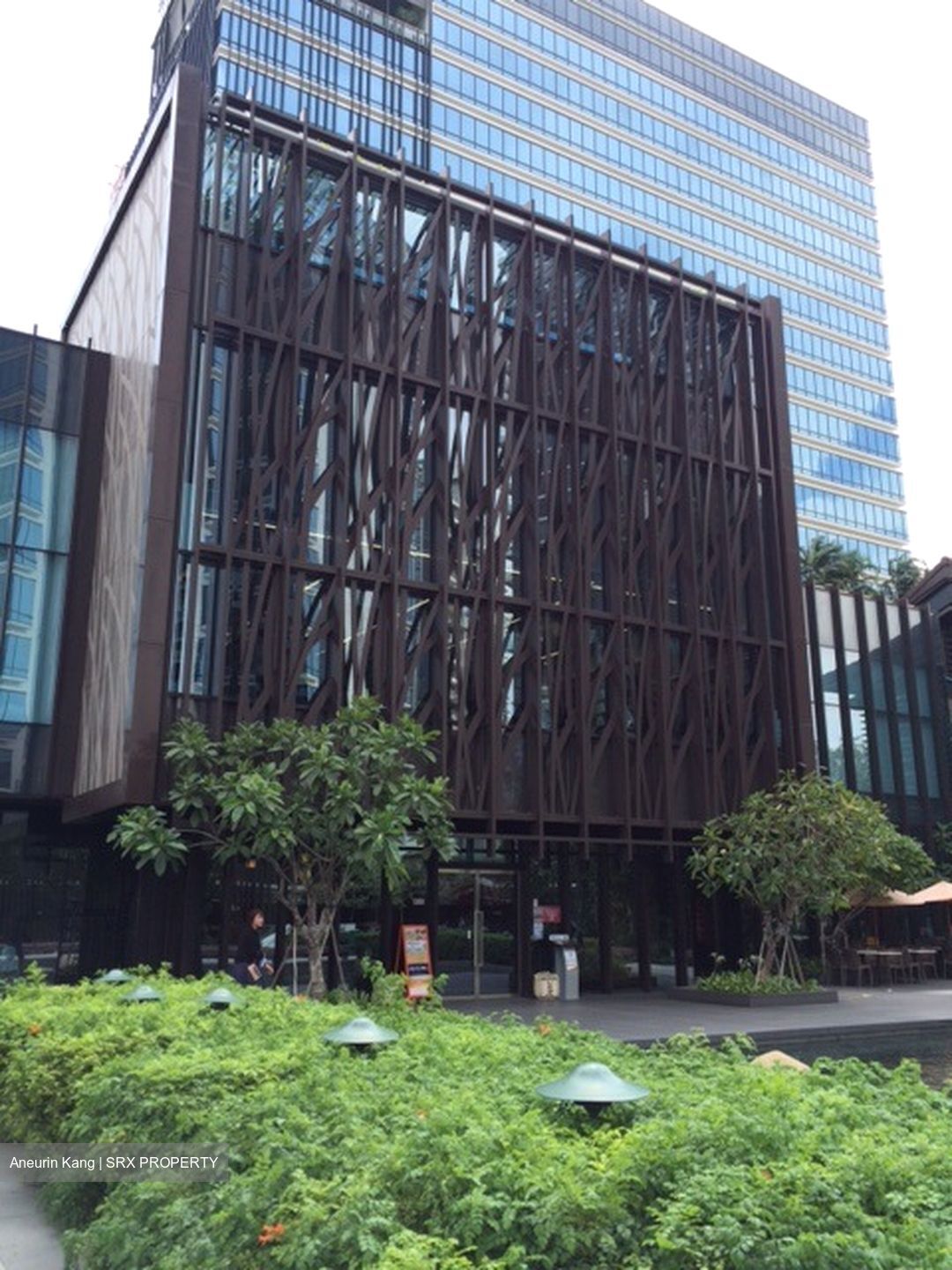 Zhongshan Mall (D12), Office #581829441
